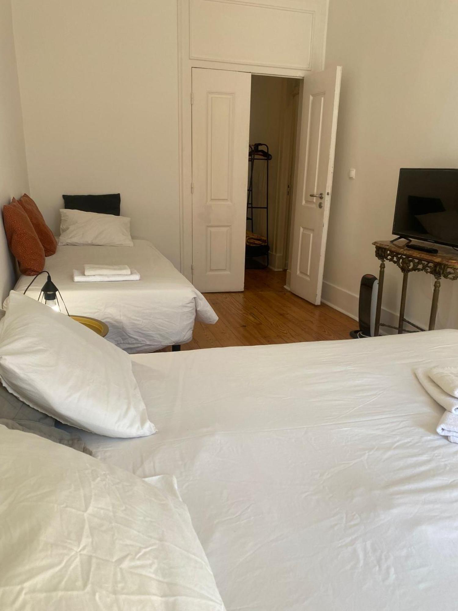 Happy At Chiado Otel Lisboa Dış mekan fotoğraf